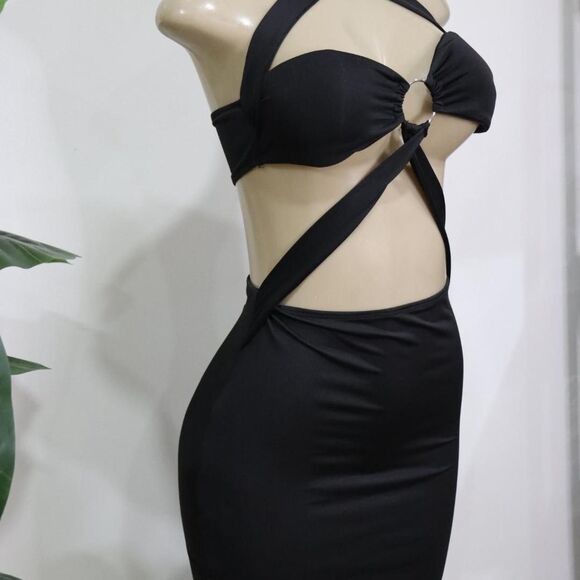 Chic Black Maxi Dress - Picture 3 of 7